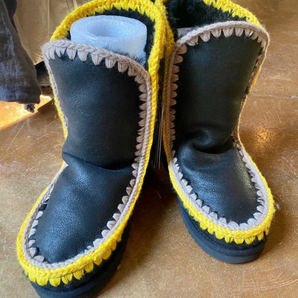 NWT!! MOU MOU BLACK SHEARLING BOOTS CROCHET TRIM • EU SIZE 39 (8) $276.